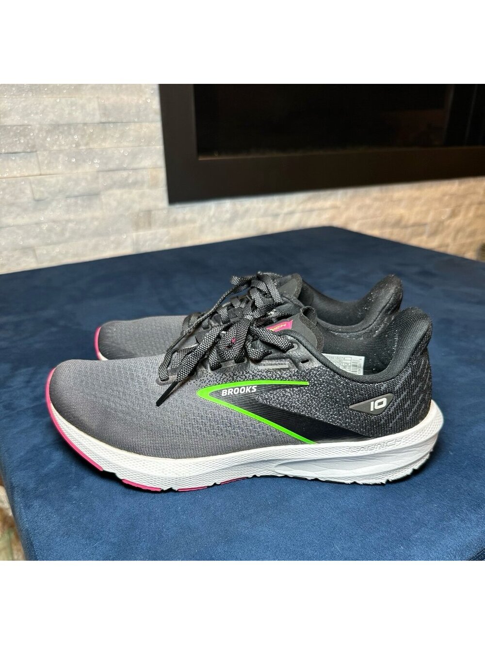 Brooks Launch 10 Women’s Running Shoes Size 9 Gray/Black/Neon Green Lightweight